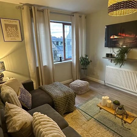 Dalneigh Lovely Modern 2 Bedrom Unit Close To City Center מראה חיצוני תמונה