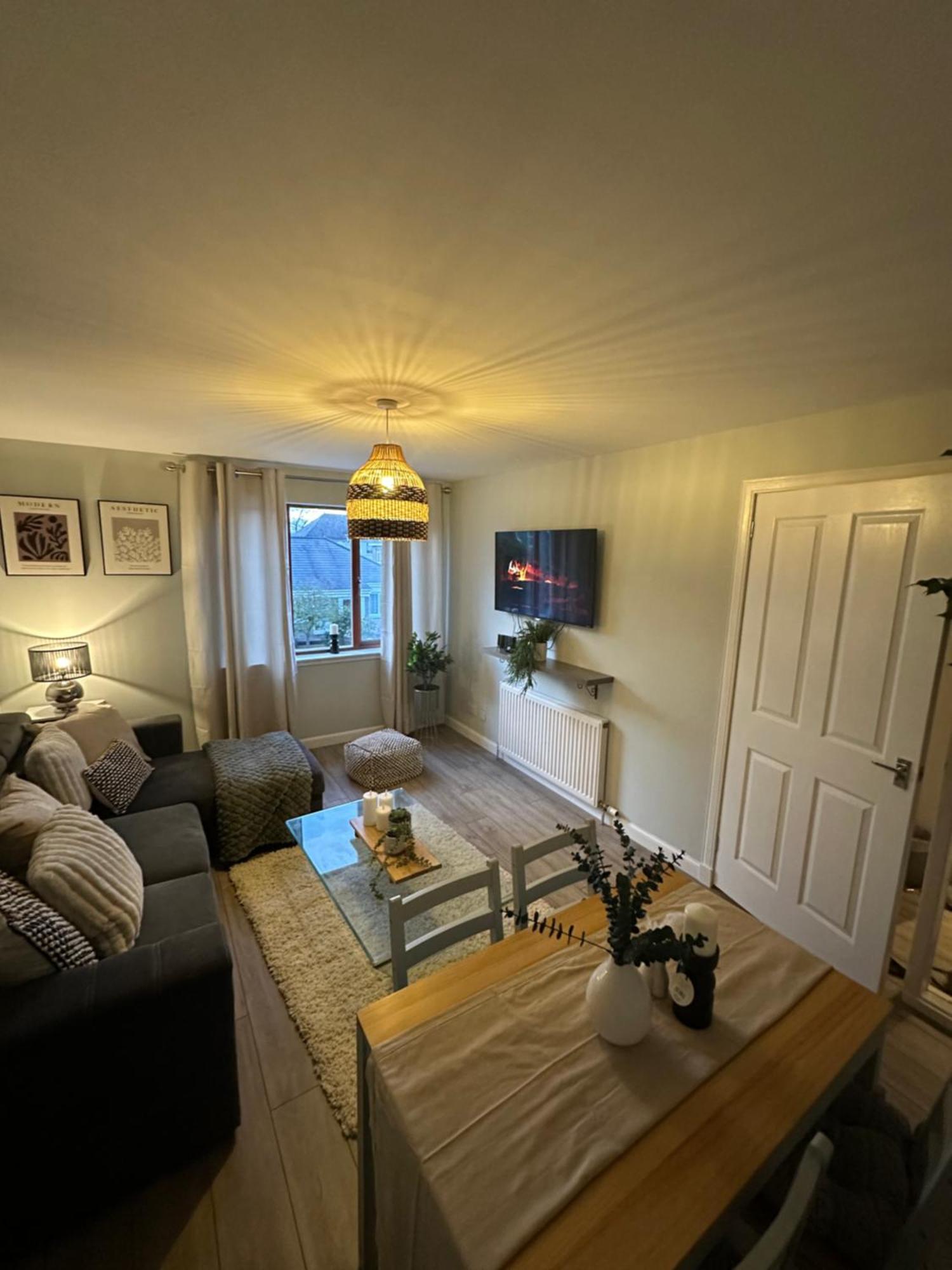 Dalneigh Lovely Modern 2 Bedrom Unit Close To City Center מראה חיצוני תמונה